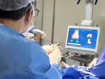 Cirurgia prótese navegada de joelho